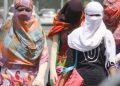 गर्मी से बुरा हाल, लू के थपेड़ों से झुलस रहा चेहरा