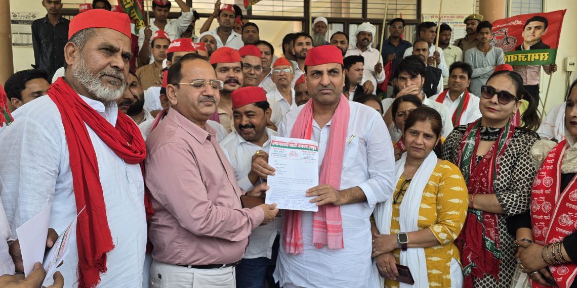 आंगनबाड़ी संयुक्त मोर्चा की सैकड़ों महिलाओं ने एकत्रित होकर मांगो को लेकर किया धरना प्रदर्शन